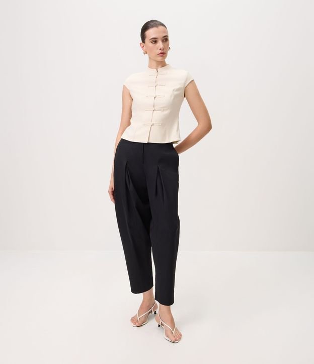 Blusa con Cuello Padre y Cierre por Alambres 2