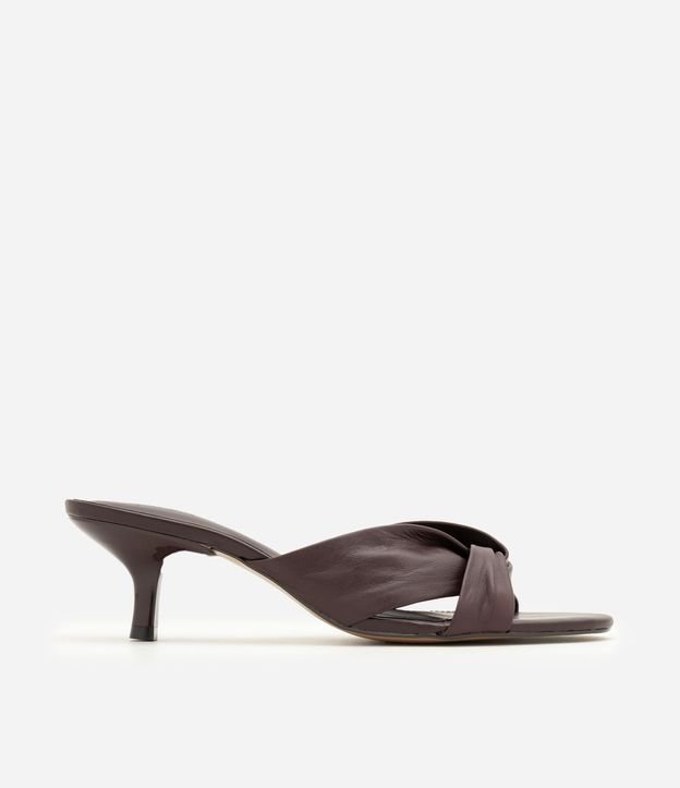 Sandalia Mule en Cuero con Nudo y Salto Kitten Heel
