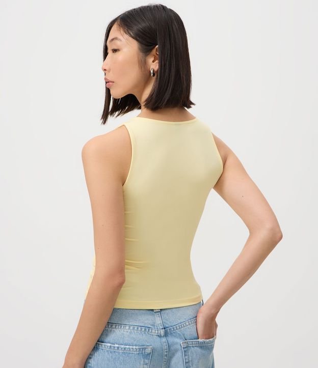 Blusa en Poliamida con Cuello Redondo 4