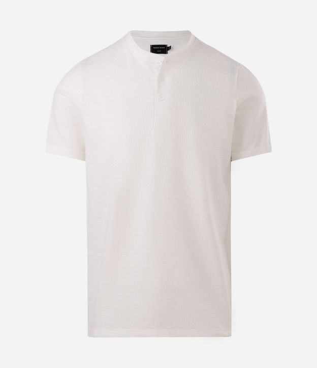 Remera Slim con Cuello Henley y Textura Piquet 5