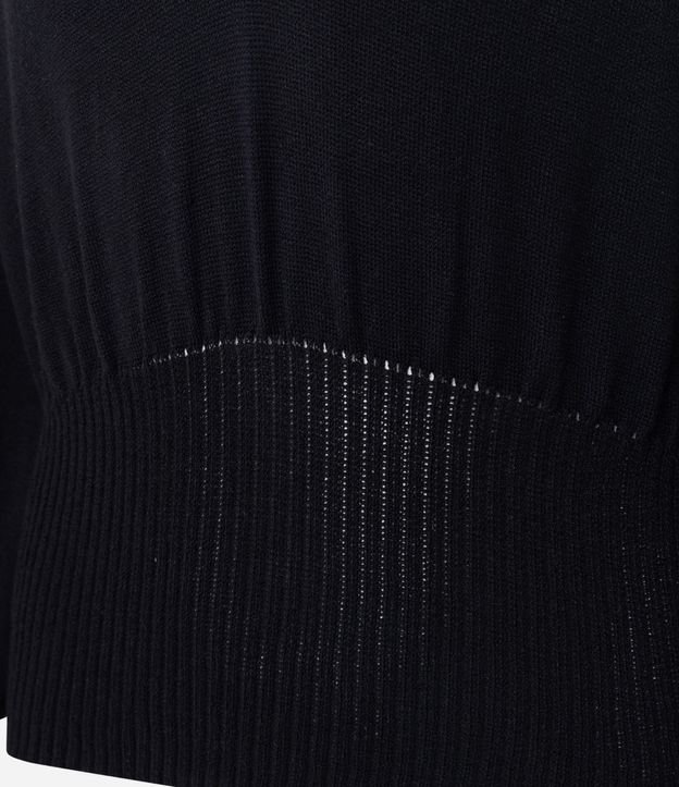 Blusa en Punto con Escote V Profundo 7