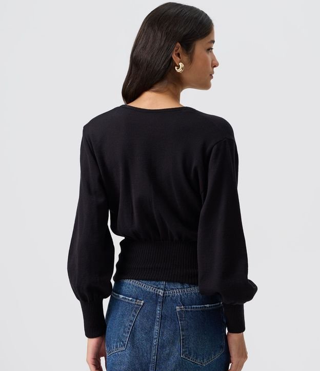 Blusa en Punto con Escote V Profundo 4