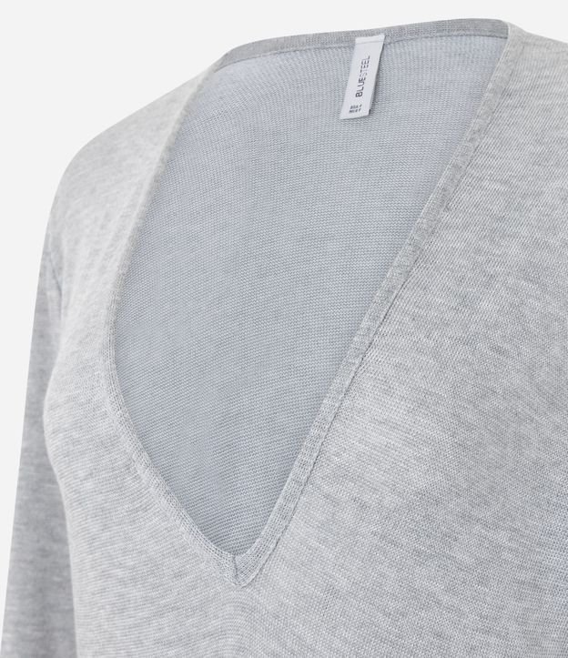 Blusa en Punto con Escote V Profundo 6