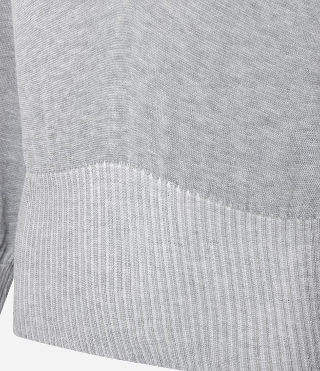 Blusa en Punto con Escote V Profundo 7