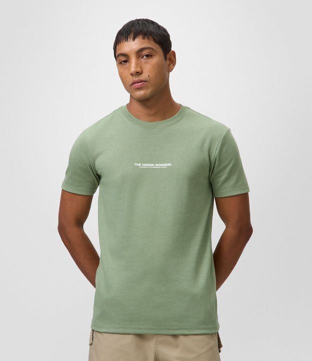 Remera Comfort con Lettering Hidden Wonders Outdoor