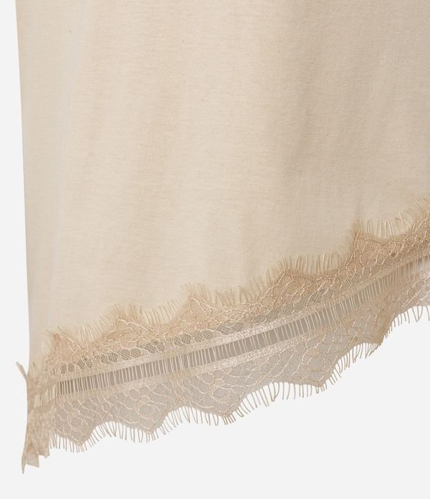 Remera Alargada en Algodón con Ruedo Asimétrico en Encaje 6