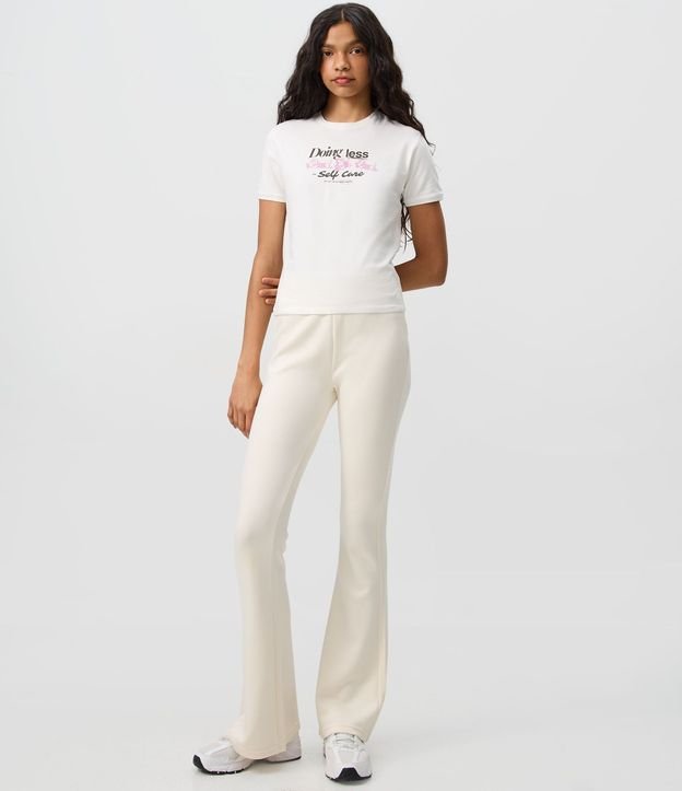 Remera en Algodón con Lettering Doing Less Self Care 2