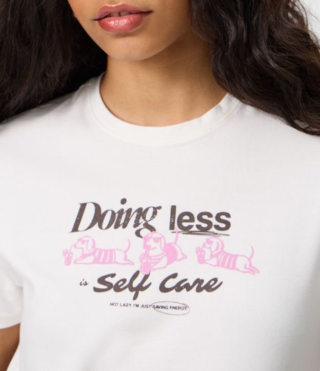 Remera en Algodón con Lettering Doing Less Self Care 4