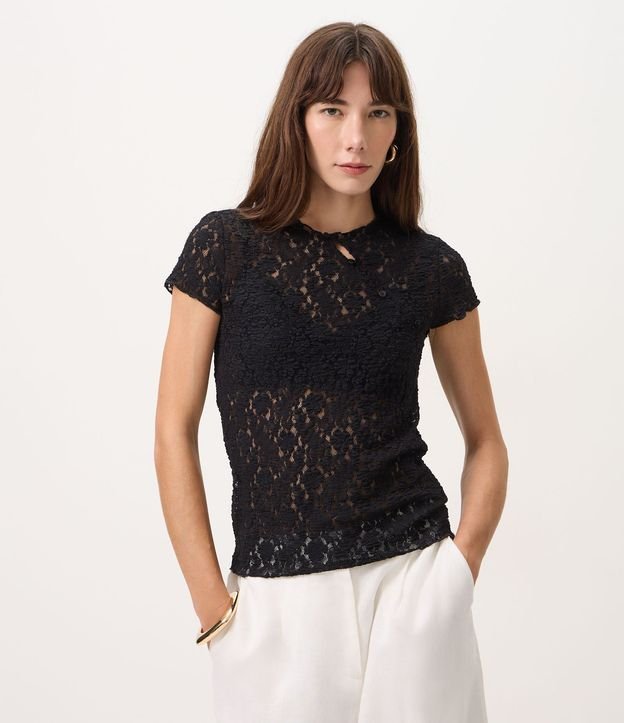 Blusa en Encaje de Tejido Decorativo 1