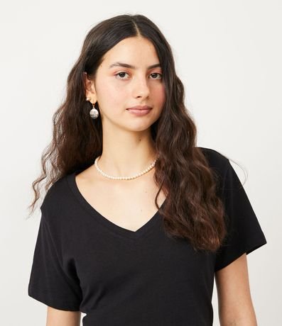 Blusa Básica en Algodón con Escote V y Manga Corta 4