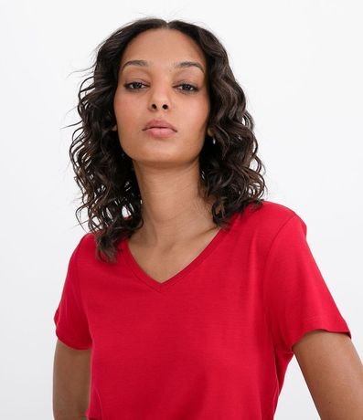Blusa Básica en Viscosa con Escote V 3