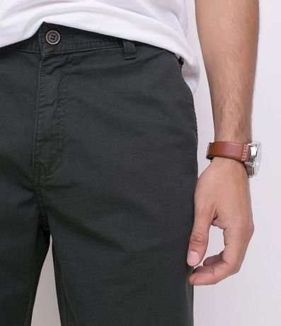 Bermuda Básica de Sarga 4