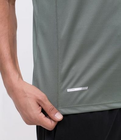 Musculosa Regular Básica Deportiva con Recortes y Lettering 3