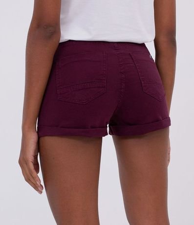 Short en Sarga con Cintura Alta y Bajo Plegado 2