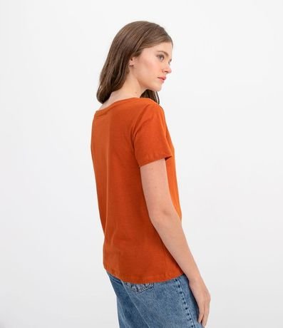 Remera en Algodón con Cuello V y Manga corta 2