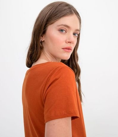 Remera en Algodón con Cuello V y Manga corta 3