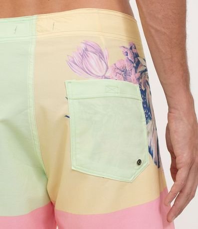 Bermuda con Estampa de Anana en la Lateral 4