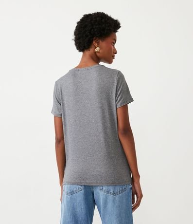 Blusa Básica en Viscosa con Escote V 3