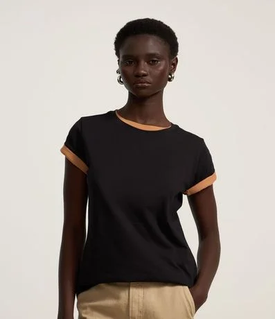 Blusa Alargada Básica en Algodón con Cuello Redondo y Manga Corta