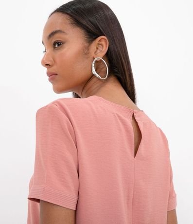 Blusa con Aberturas y Detalles de Pespuntes 4
