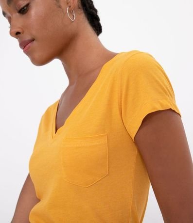 Blusa Básica en Algodón con Manga Corta y Bolsillo Pequeño 3