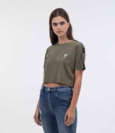 Remera Cropped con Patch Militar 1