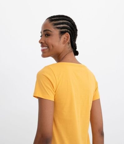 Remera en Algodón con Cuello V y Manga corta 3