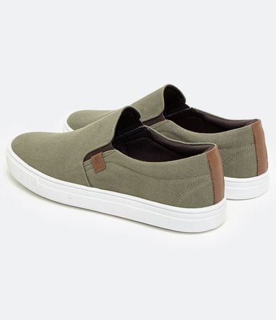 Championes Slip On con Recortes y Etiqueta Aplicada 3