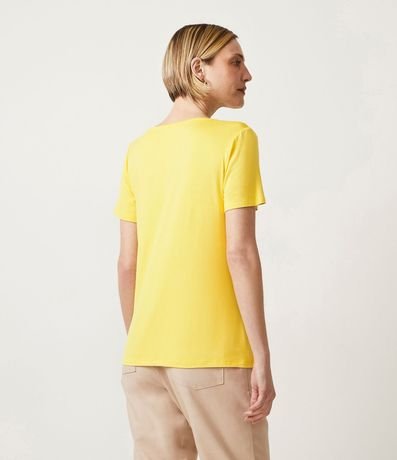 Blusa Básica en Viscosa con Escote V 3