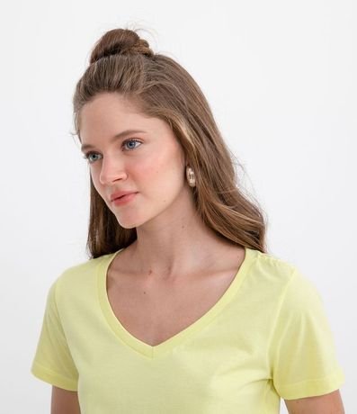 Remera en Algodón con Cuello V y Manga corta 3