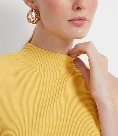 Blusa Musculosa Básica de Punto con Cuello Alto 3