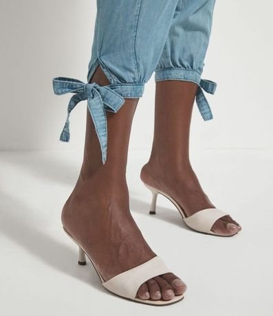 Pantalón Cargo en Liocel con Amarre en la Cintura y en la Barra 4