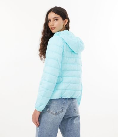 Campera Ultra Ligera en Poliamida con Capucha y Gomos 3