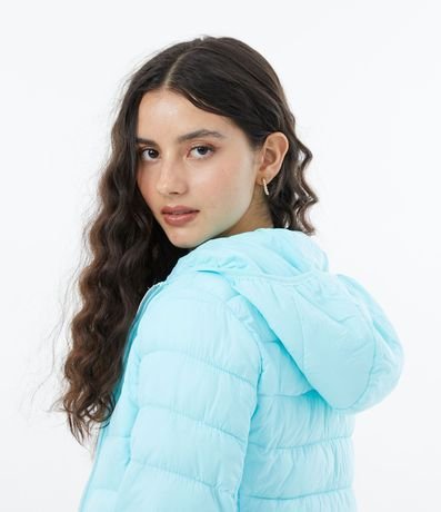 Campera Ultra Ligera en Poliamida con Capucha y Gomos 6