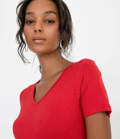Blusa Básica en Viscosa con Escote V 3