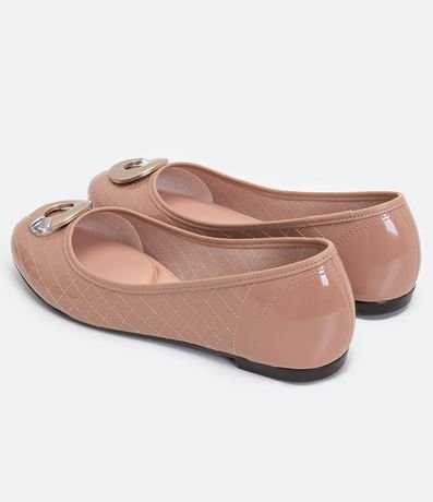 Zapatilla femenina con Detalle Redondo Satinado 3