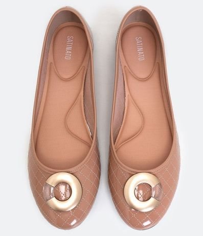 Zapatilla femenina con Detalle Redondo Satinado 4