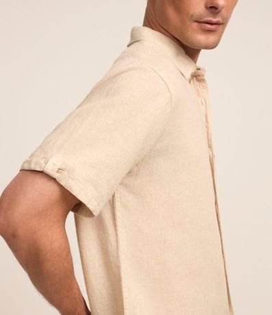 Camisa Comfort en Lino con Bolsillo y Dobra en la Manga 7