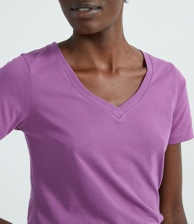 Remera en Algodón con Cuello V y Manga corta 3