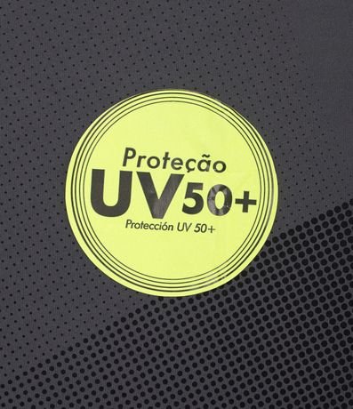 Remera Deportiva con Degradé Lateral y Protección UV 5