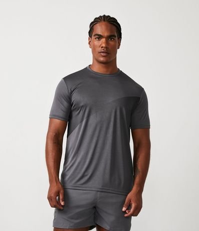 Remera Deportiva con Degradé Lateral y Protección UV 2