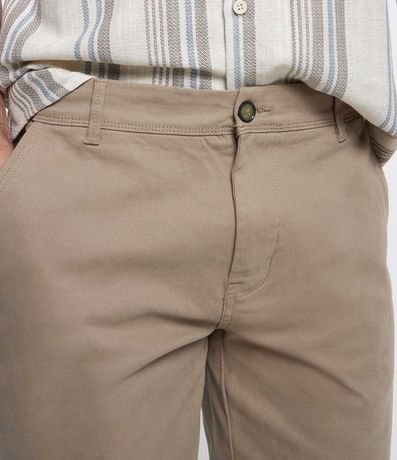 Bermuda Slim en Sarga con Elastano 5