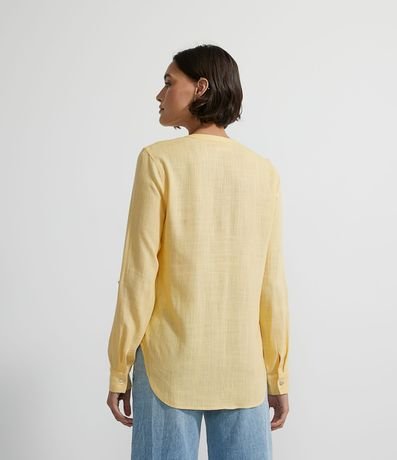 Camisa en Viscolino con Abotonado y Barra Mullet 2