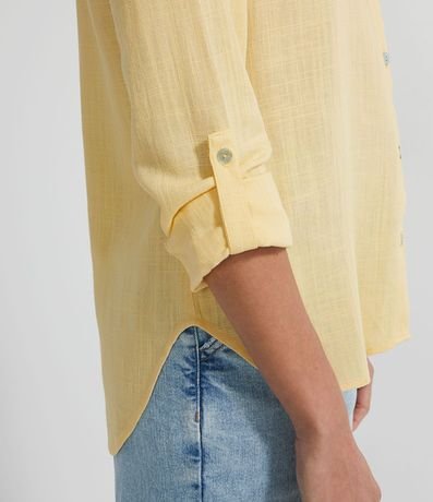 Camisa en Viscolino con Abotonado y Barra Mullet 3