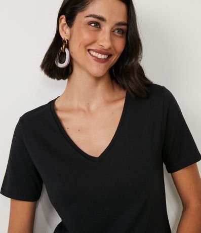 Blusa Básica en Media Malla con Escote V 4