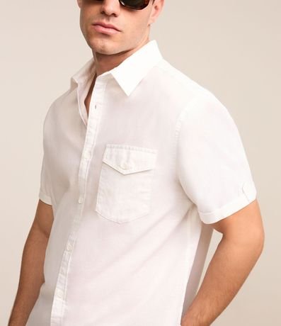 Camisa Comfort en Lino con Bolsillo y Dobra en la Manga 5