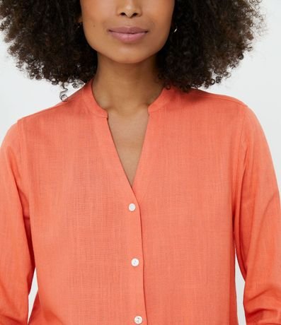 Camisa en Viscolino con Abotonado y Barra Mullet 4