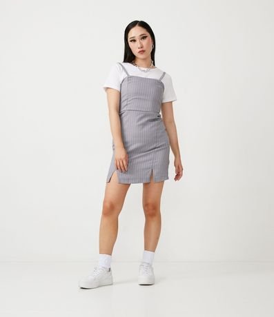 Vestido Corto con Rayas y Aberturas Delanteras 2
