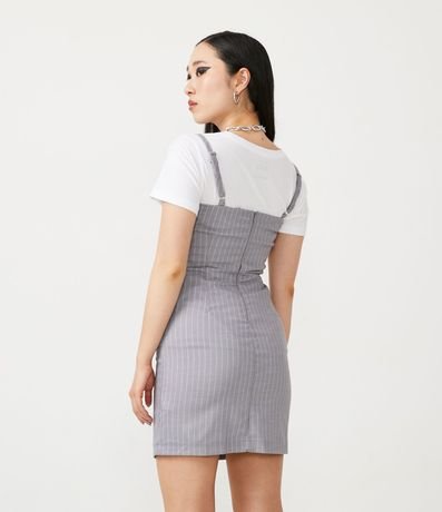 Vestido Corto con Rayas y Aberturas Delanteras 3