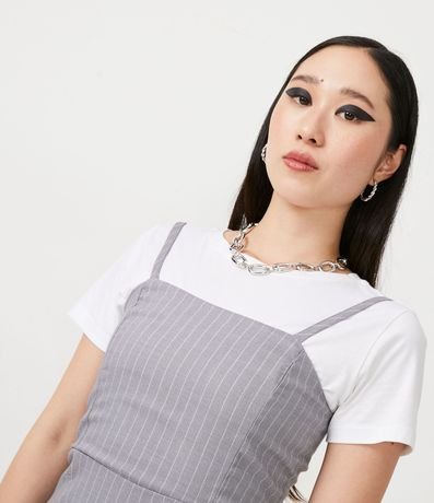 Vestido Corto con Rayas y Aberturas Delanteras 4